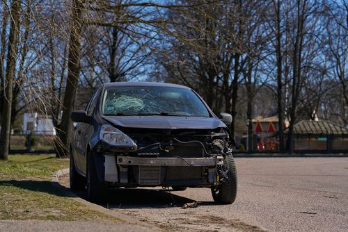 Phoenix, AZ – One Hospitalized After Auto Accident on 12th St near Harmont Dr