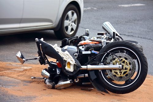 Phoenix, AZ – Car Crash Ends in Injuries on 12th St near Camelback Rd