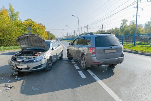 Phoenix, AZ – Woman Killed, Man Injured in Four-Car Wreck on 45th Ave near Thomas Rd